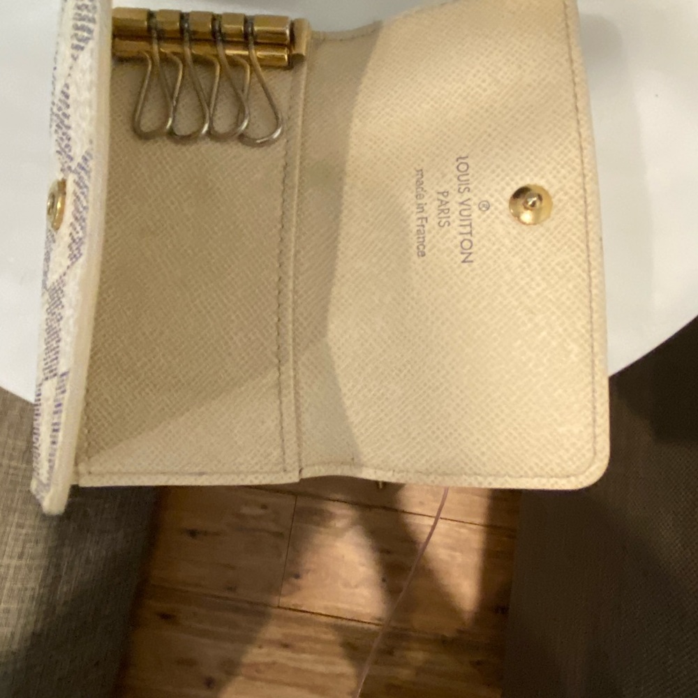 Authentic Louis Vuitton Key Chain Holder